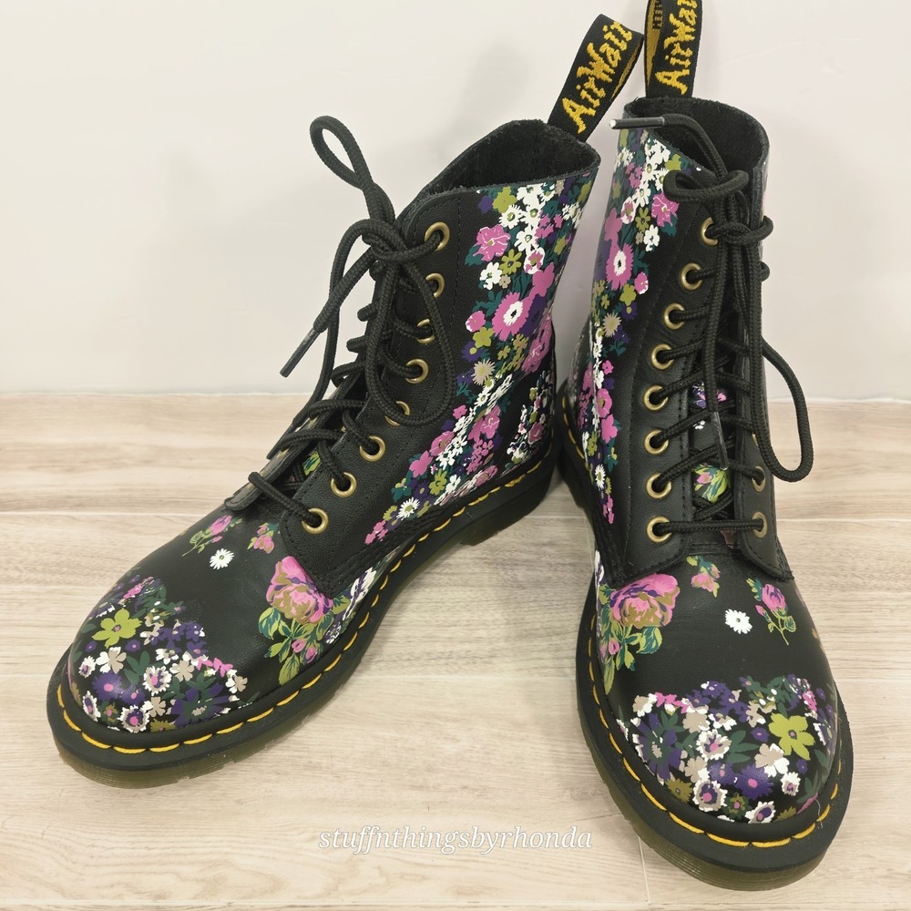 Dr. Martens 1460 Pascal Women's Leather Lace Up Boots US 7 / UK 5 / EU38